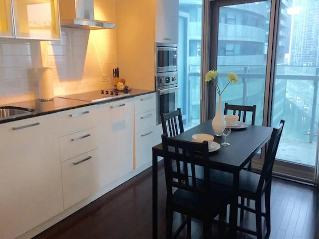 *** Hotel Jp Stays - York St & Lakeshore Toronto Canada